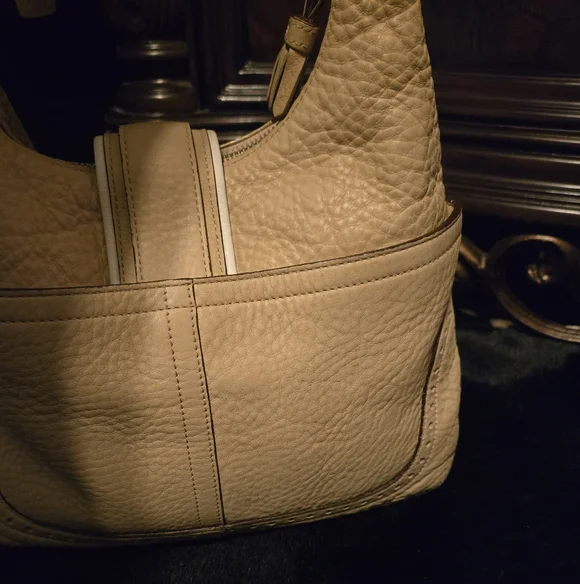 Coach Vintage Tan Pebble Leather Hobo Bag #5054 - Picture 5 of 15